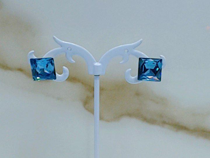 Crystal Noir Studs